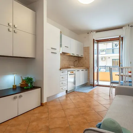 Iniziocasa Casa Con Terrazza Vicino Al Lido Di Hébergement de vacances *